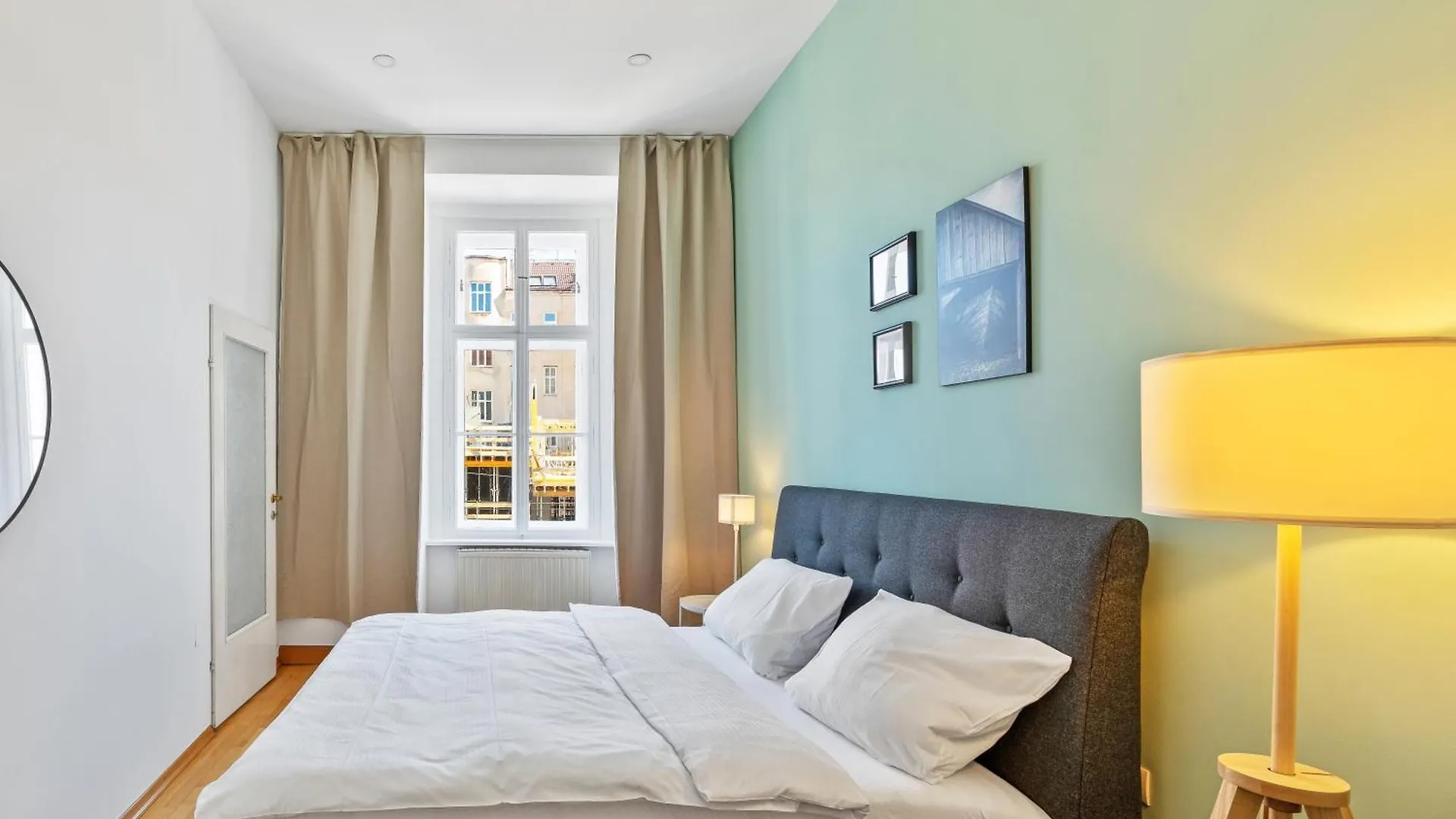 3 Bedrooms I 110 Square Meter I Walk To All Sights Vídeň 0*,