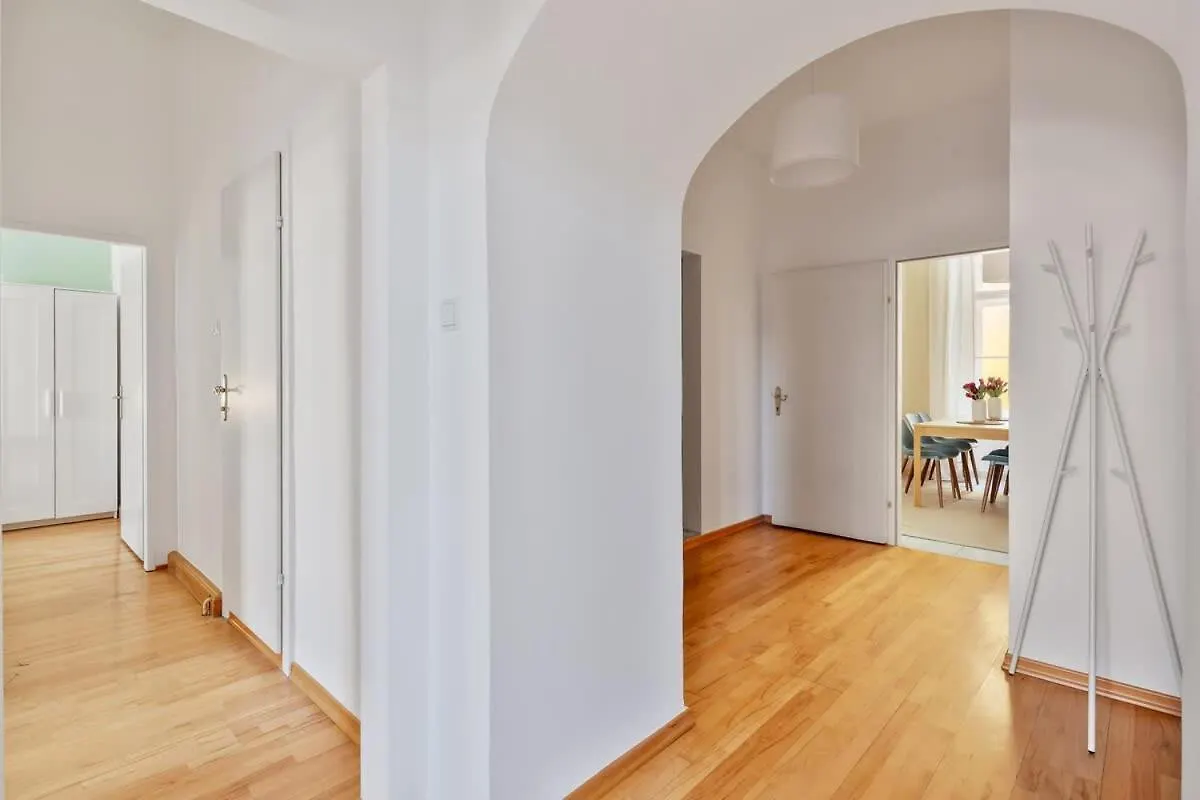 3 Bedrooms I 110 Square Meter I Walk To All Sights Vienna Apartment