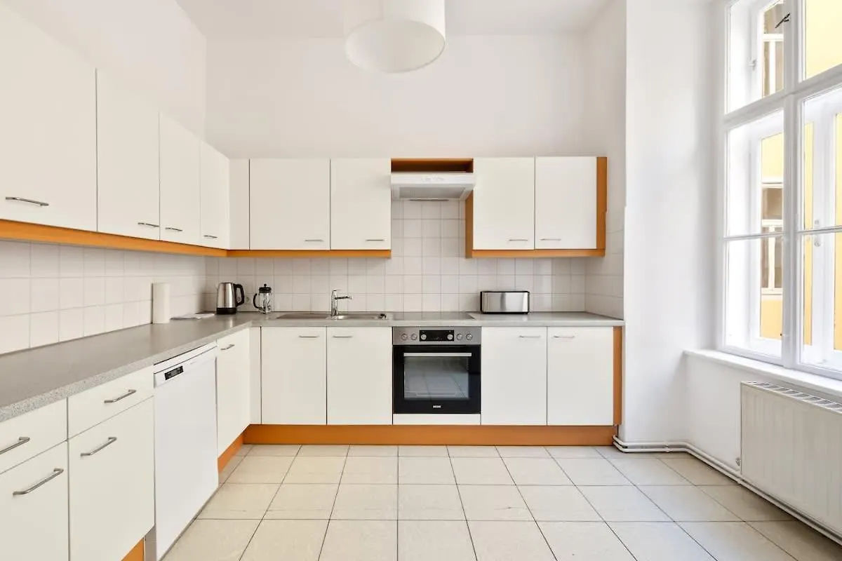 Apartment 3 Bedrooms I 110 Square Meter I Walk To All Sights Vienna Austria