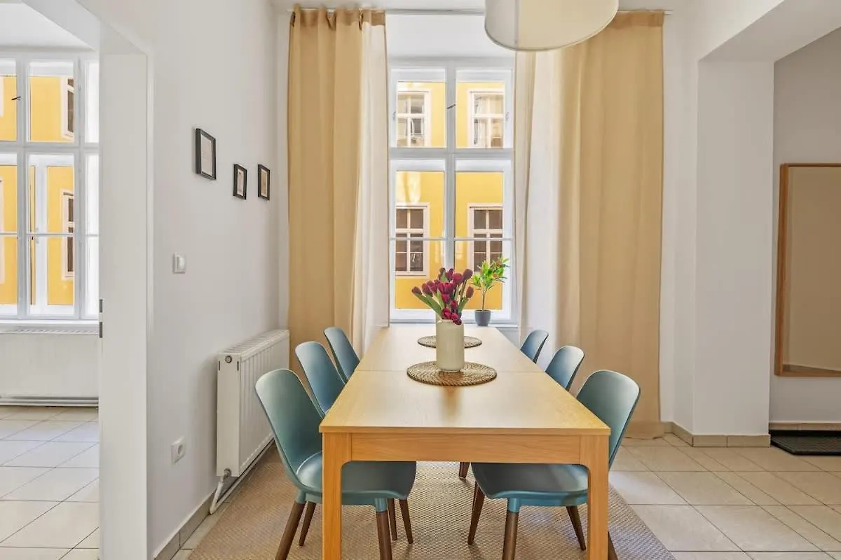 3 Bedrooms I 110 Square Meter I Walk To All Sights Vienna