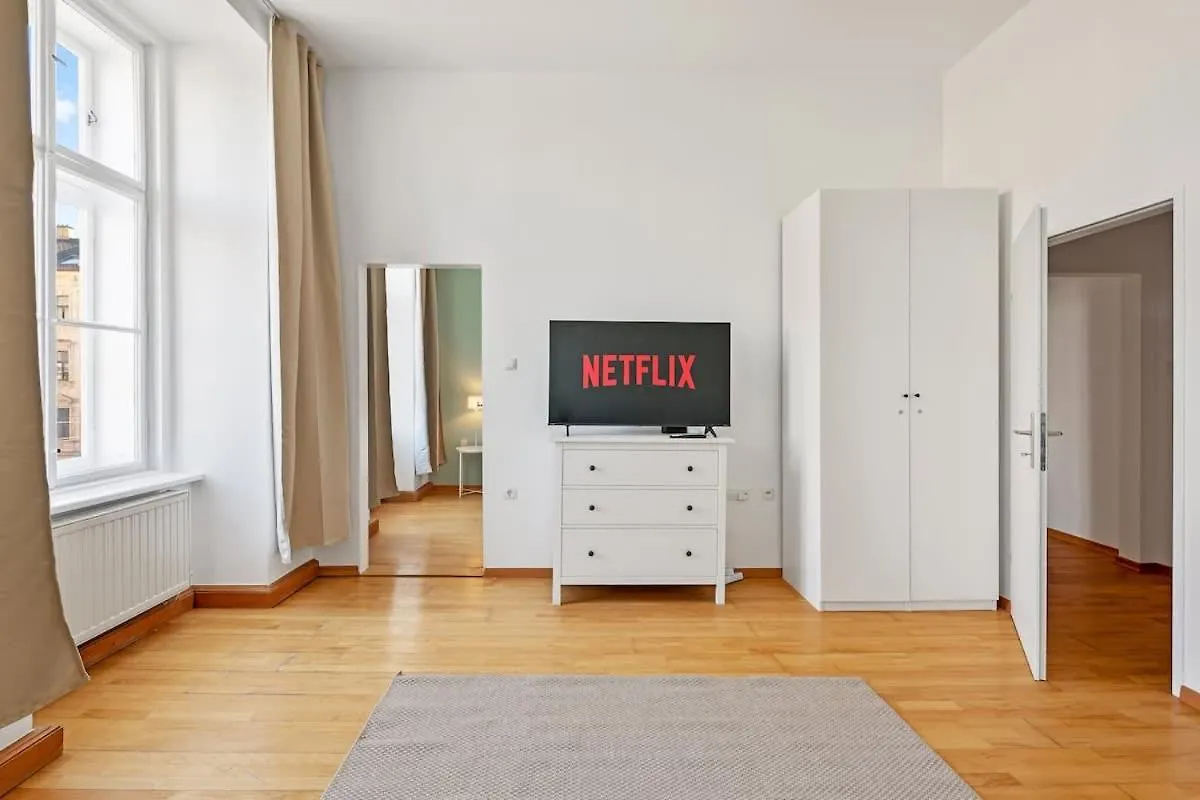 3 Bedrooms I 110 Square Meter I Walk To All Sights Vienna Apartment